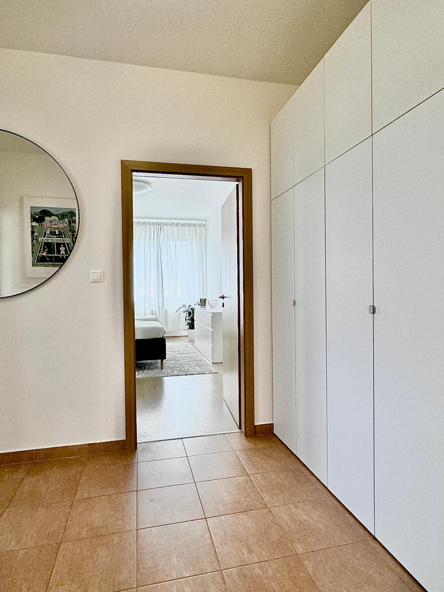 96m2 Designer Apartment, Free Garage Parking Apartment *